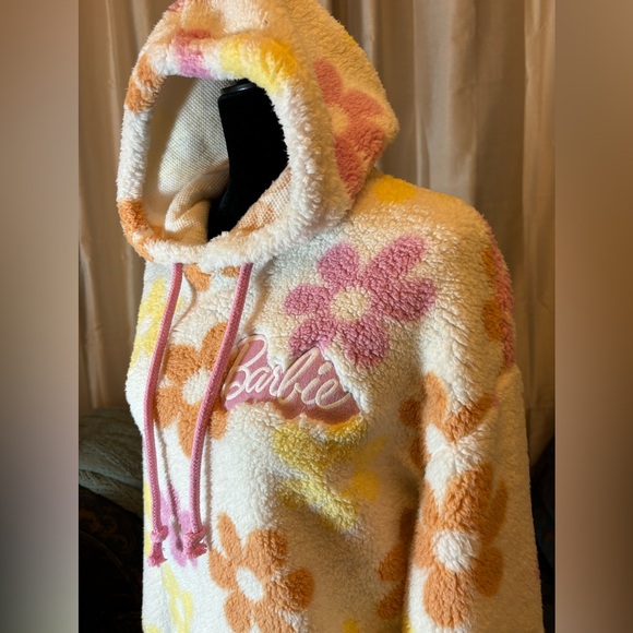 Women's Barbie Graphic Faux-Fur
Visit >
Jacket - Off-White M - Picture 3 of 6